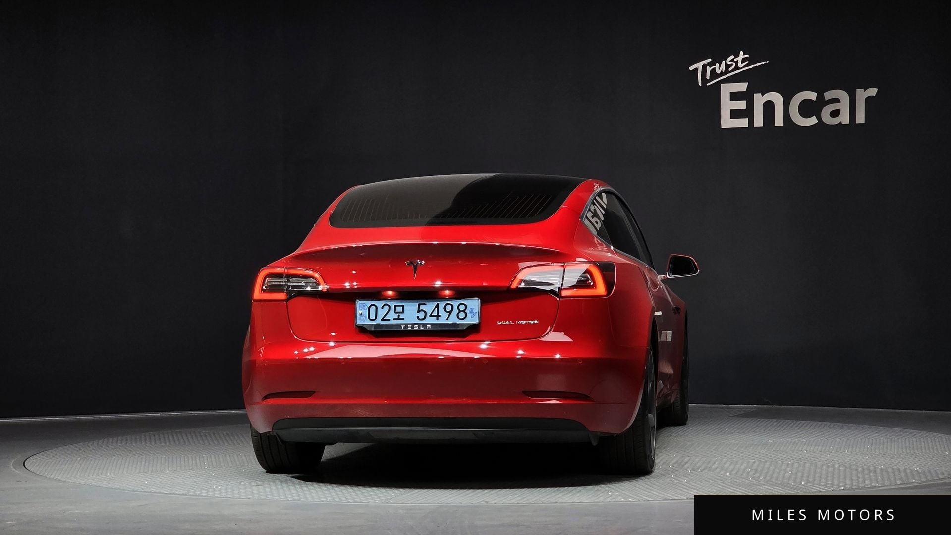 Tesla Model 3 2020 — миниатюра 4