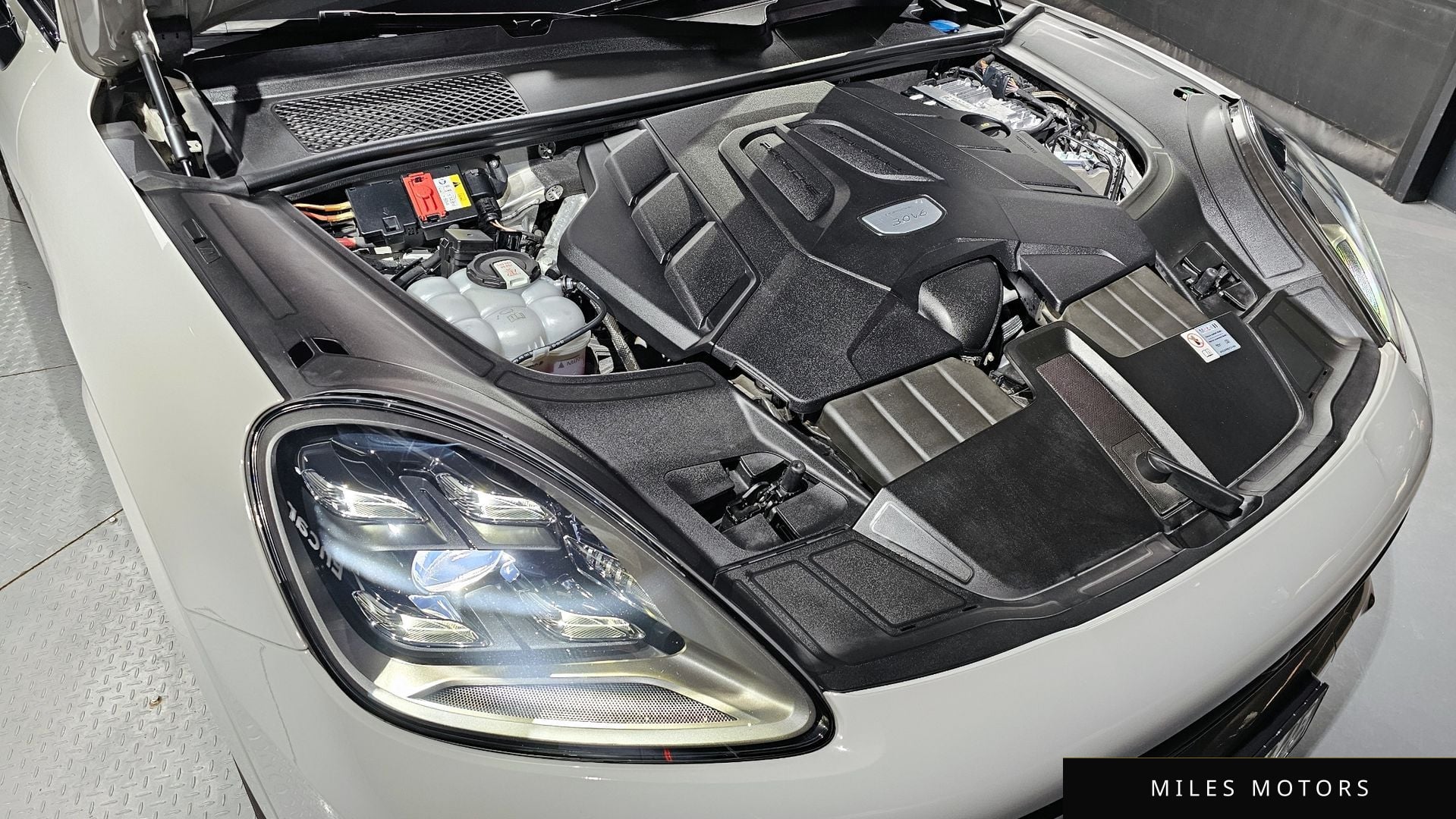 Porsche Cayenne 2022 — миниатюра 6