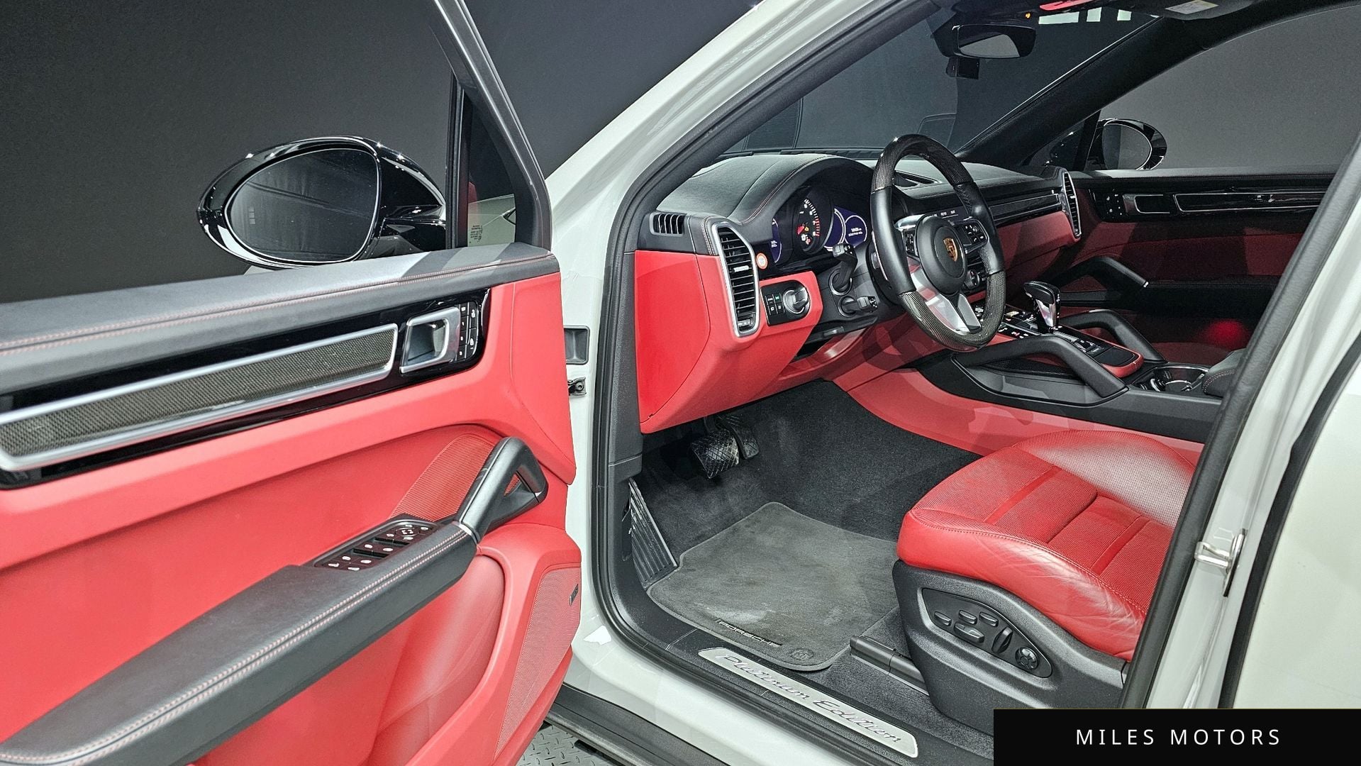 Porsche Cayenne 2022 — миниатюра 10