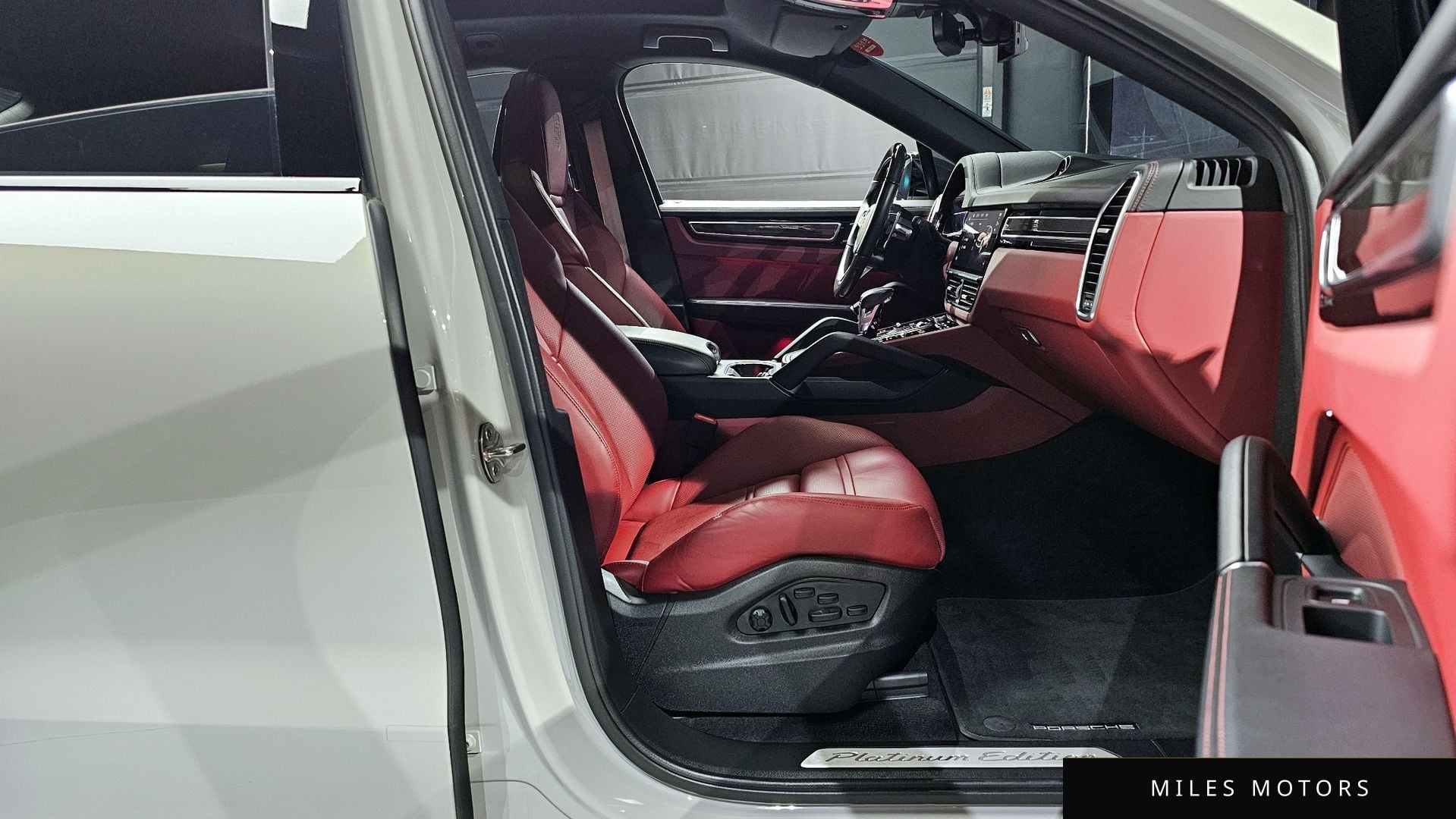 Porsche Cayenne 2022 — миниатюра 11