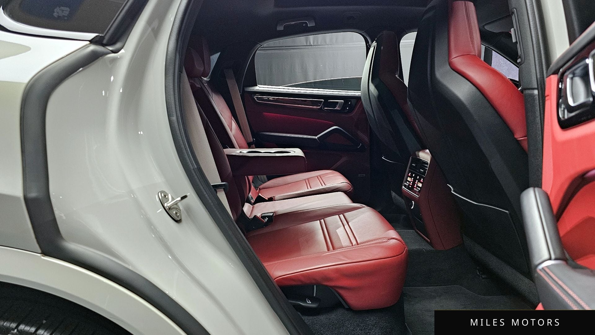 Porsche Cayenne 2022 — миниатюра 12