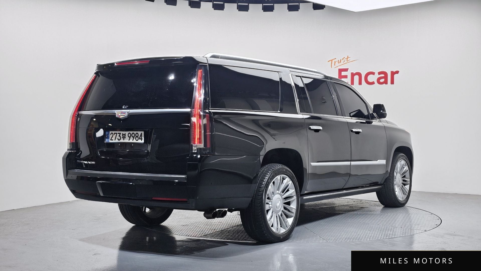 Cadillac Escalade 2018 — миниатюра 2