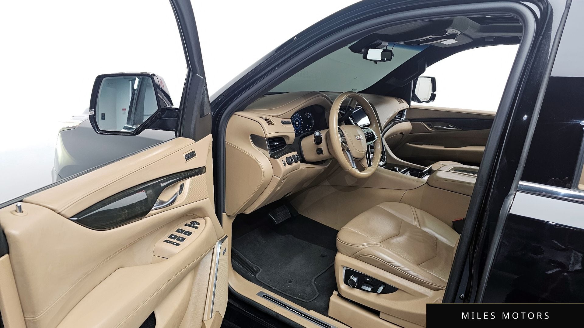 Cadillac Escalade 2018 — миниатюра 10