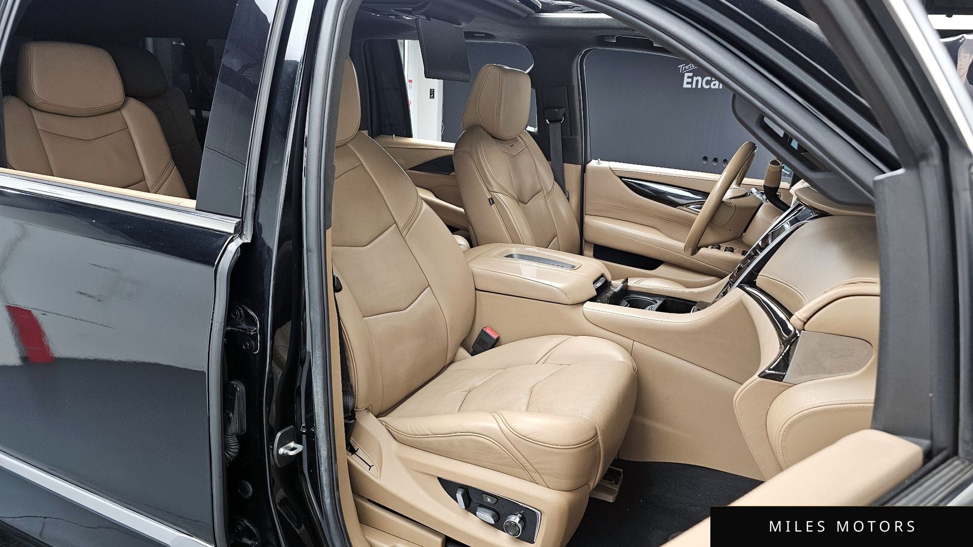 Cadillac Escalade 2018 — миниатюра 12