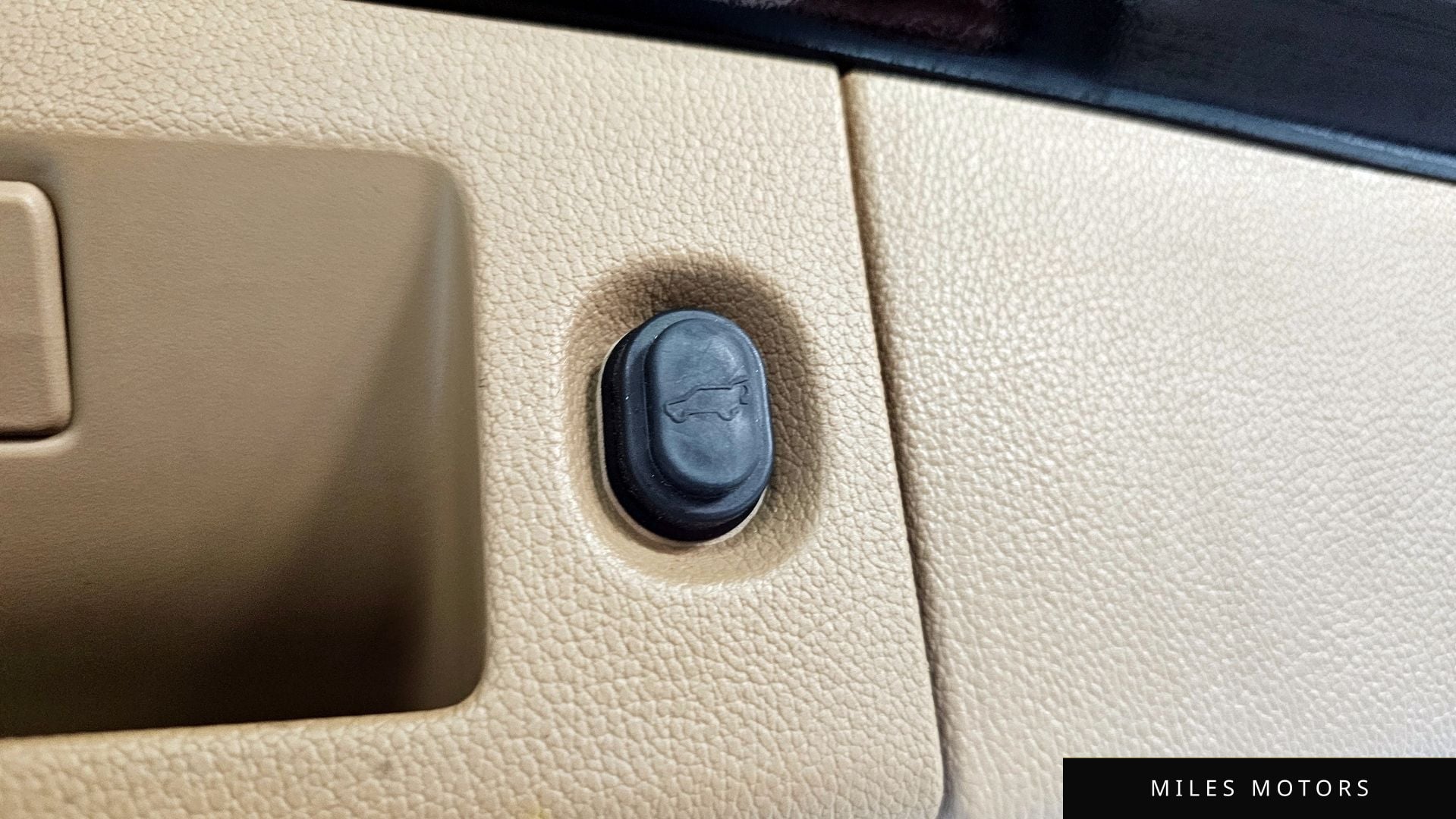 Cadillac Escalade 2018 — миниатюра 19