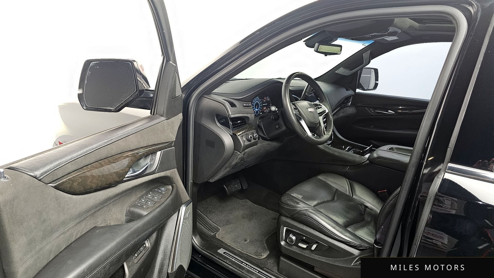 Cadillac Escalade 2017 — миниатюра 10