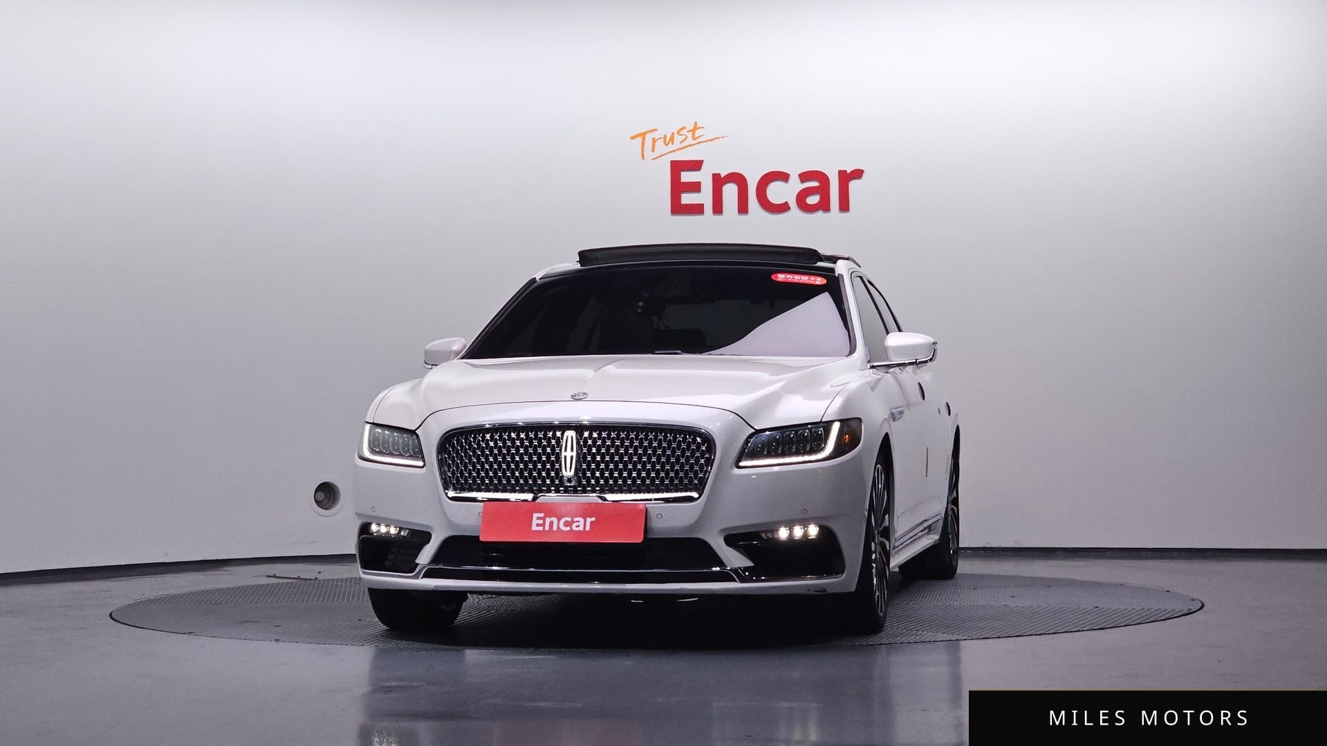 Lincoln Continental 2017 — миниатюра 2