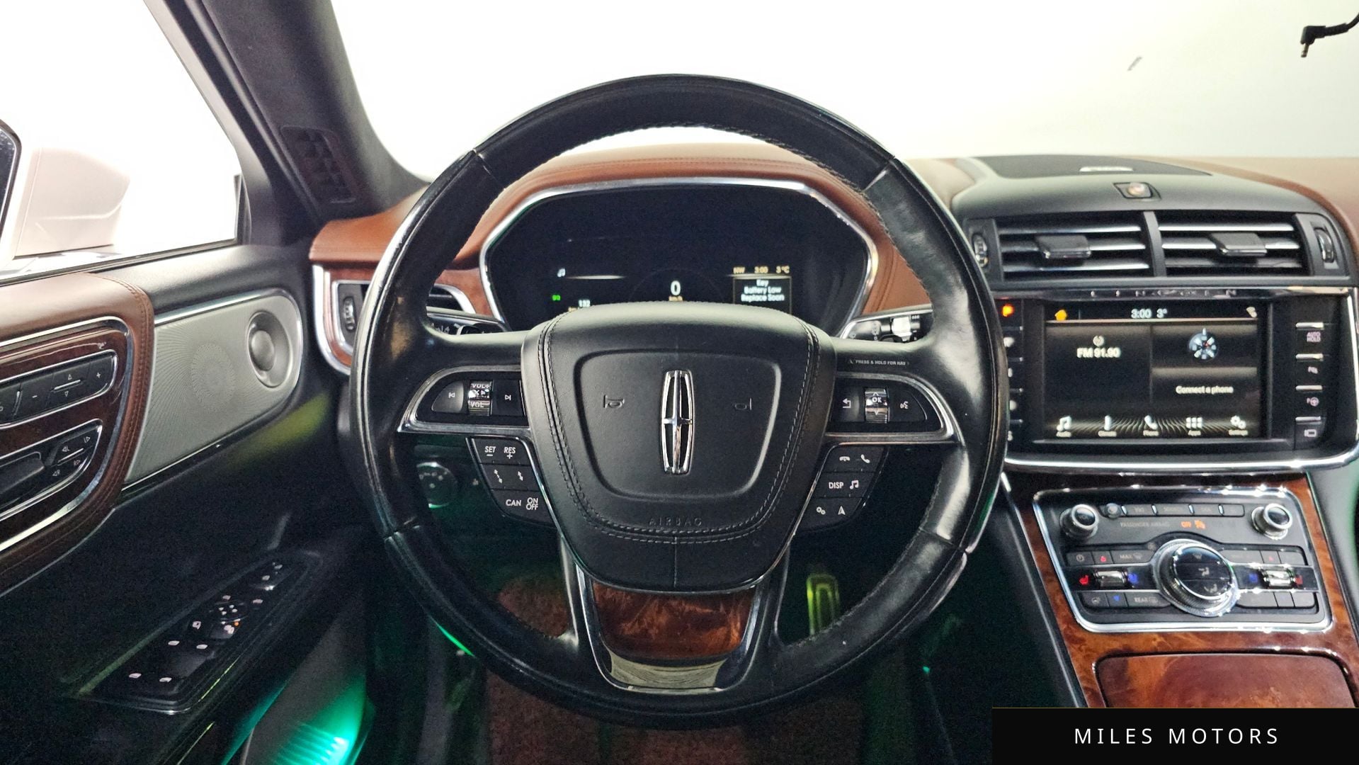 Lincoln Continental 2017 — миниатюра 13