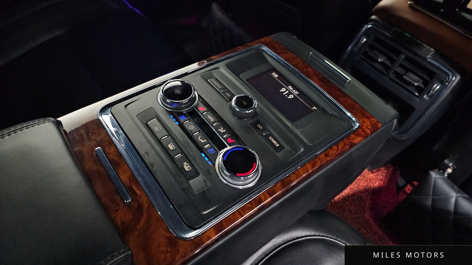 Lincoln Continental 2017 — миниатюра 18
