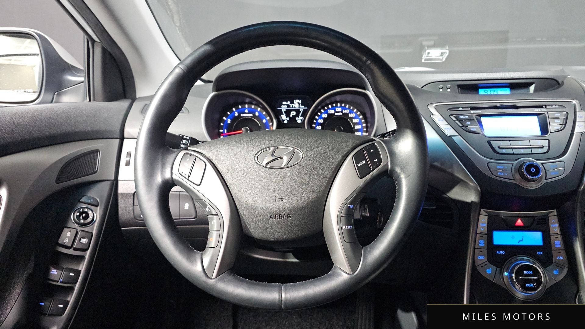 Hyundai AVANTE 2013 — миниатюра 11