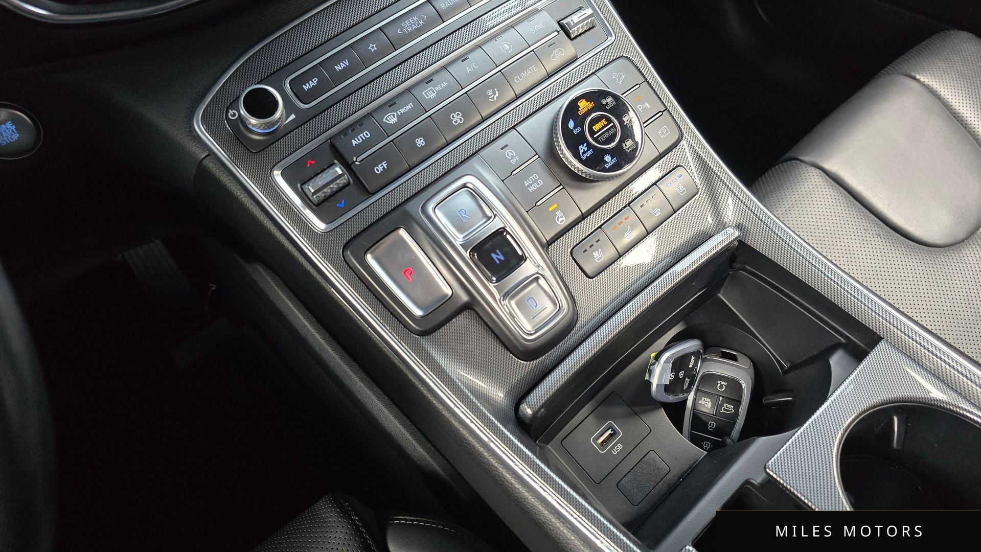 Hyundai Santafe 2021 — миниатюра 9