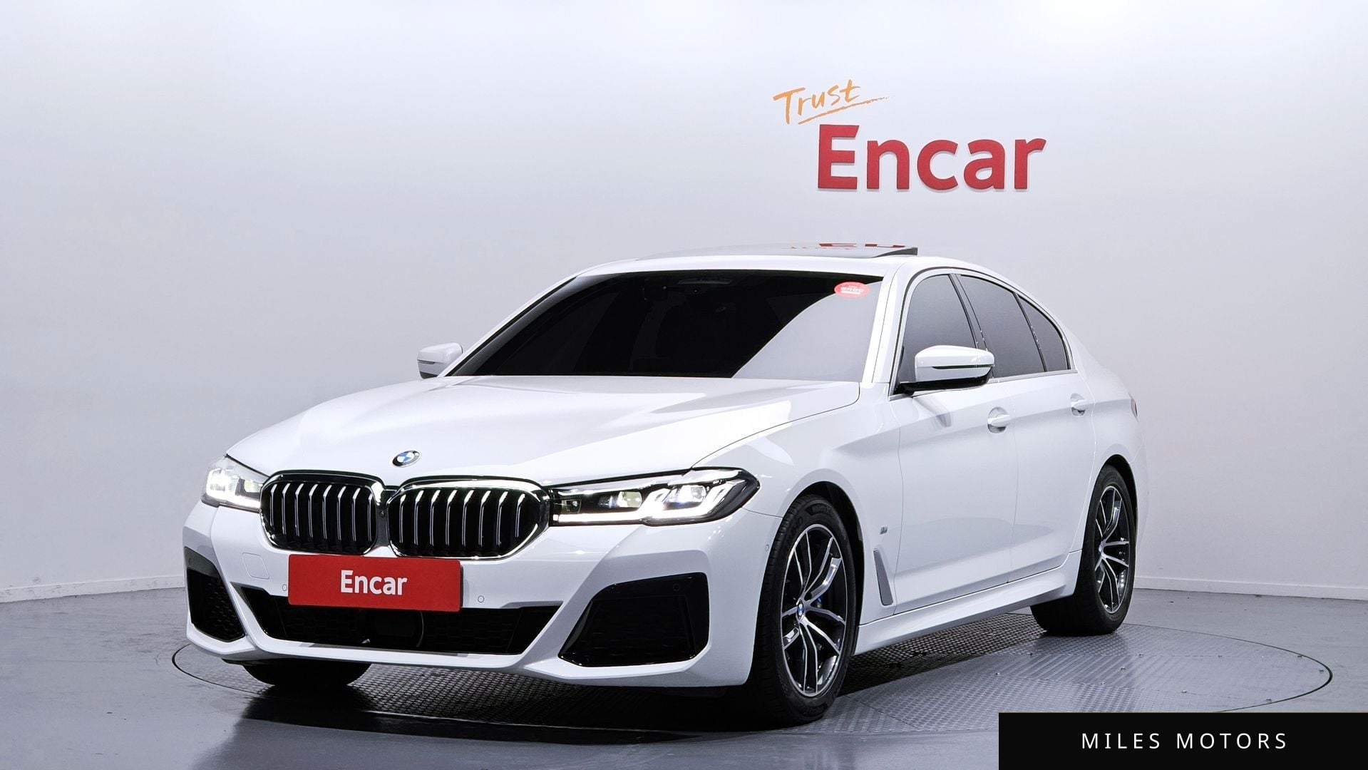 BMW 5 Series (G30) 2021 — фото 1 из 12