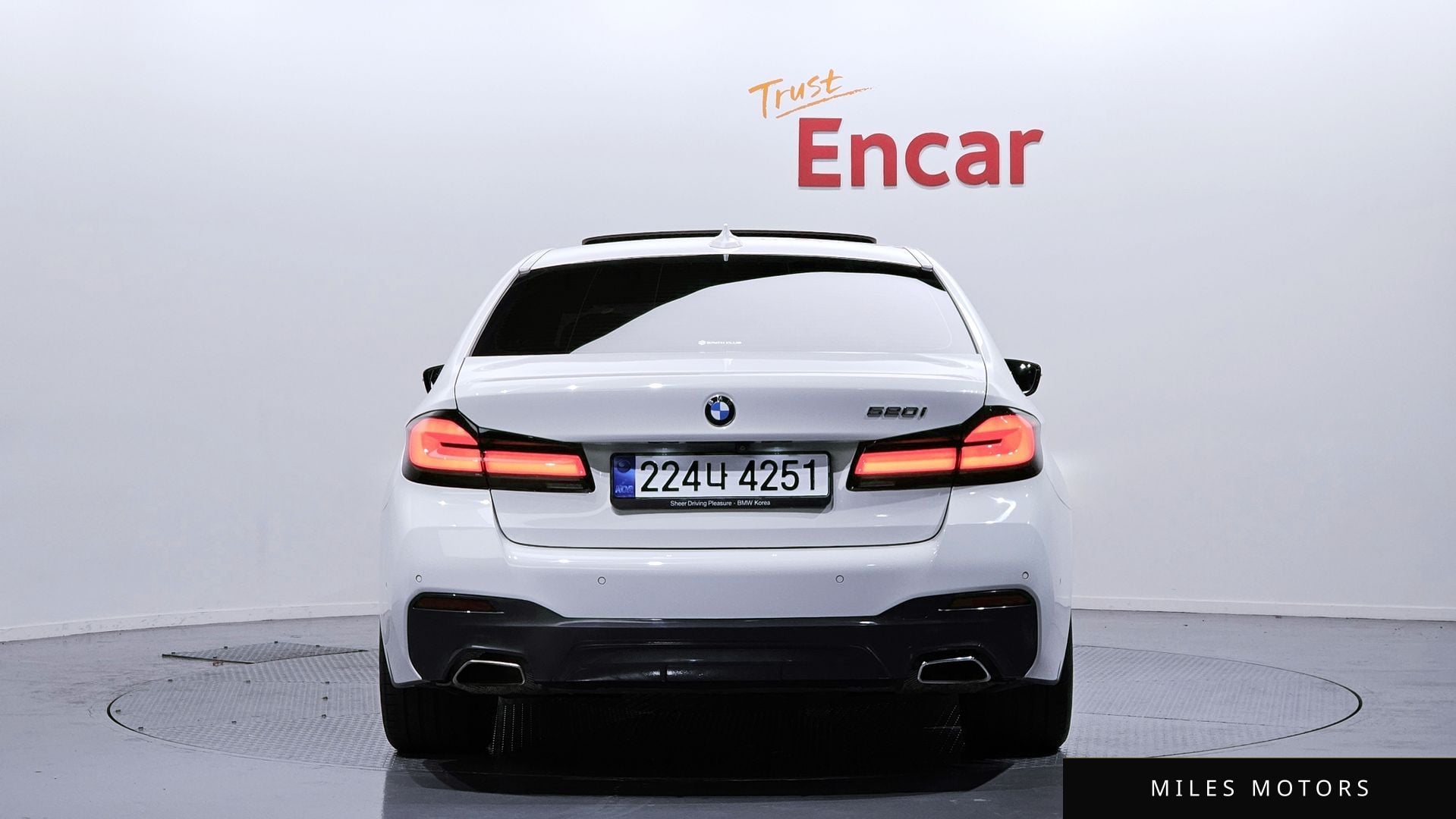 BMW 5 Series (G30) 2021 — миниатюра 4