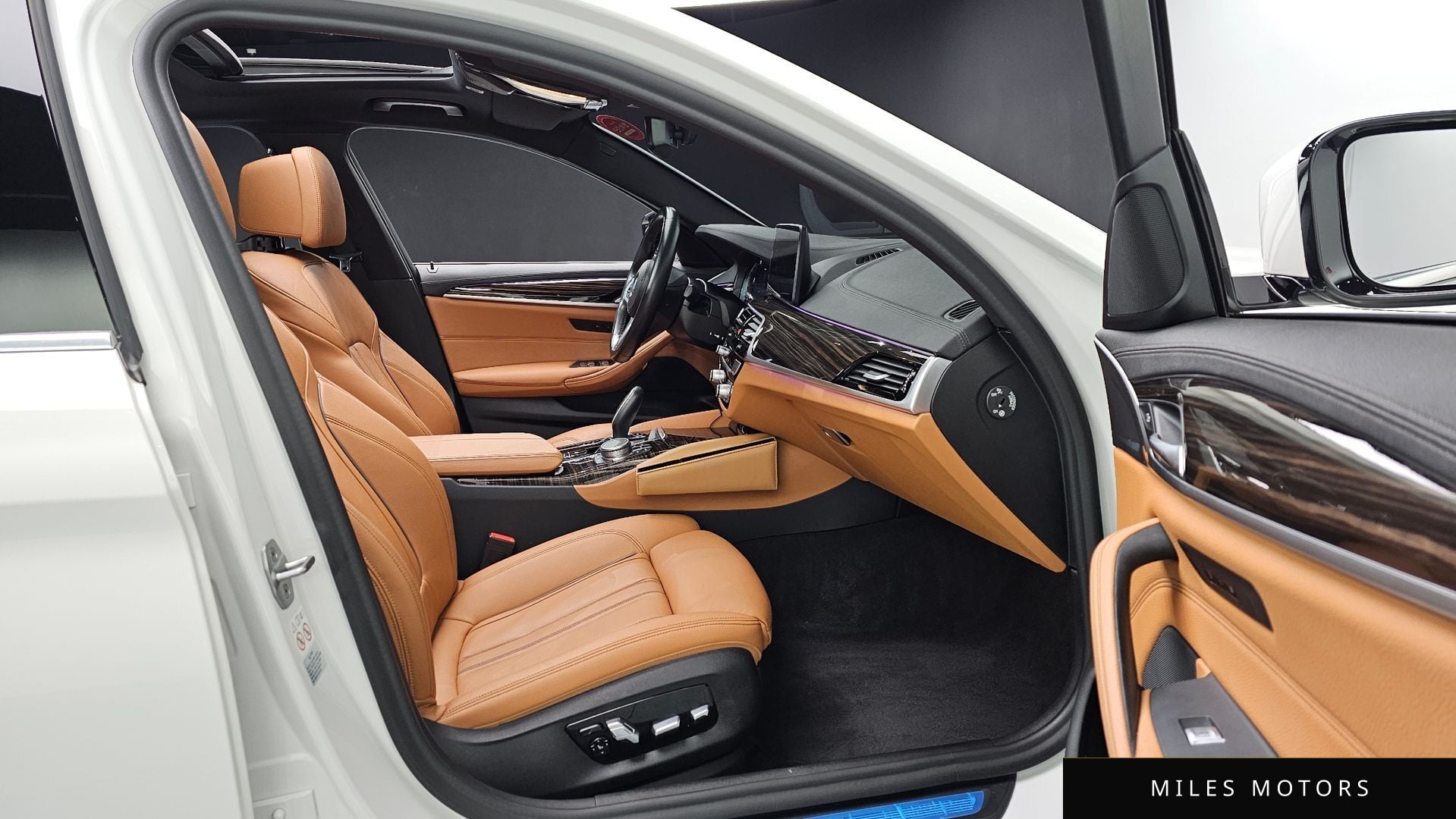 BMW 5 Series (G30) 2021 — миниатюра 10