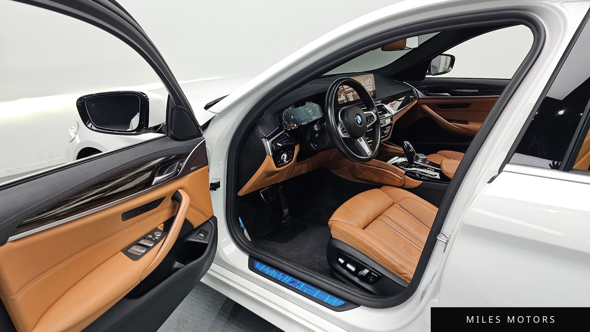 BMW 5 Series (G30) 2021 — миниатюра 11