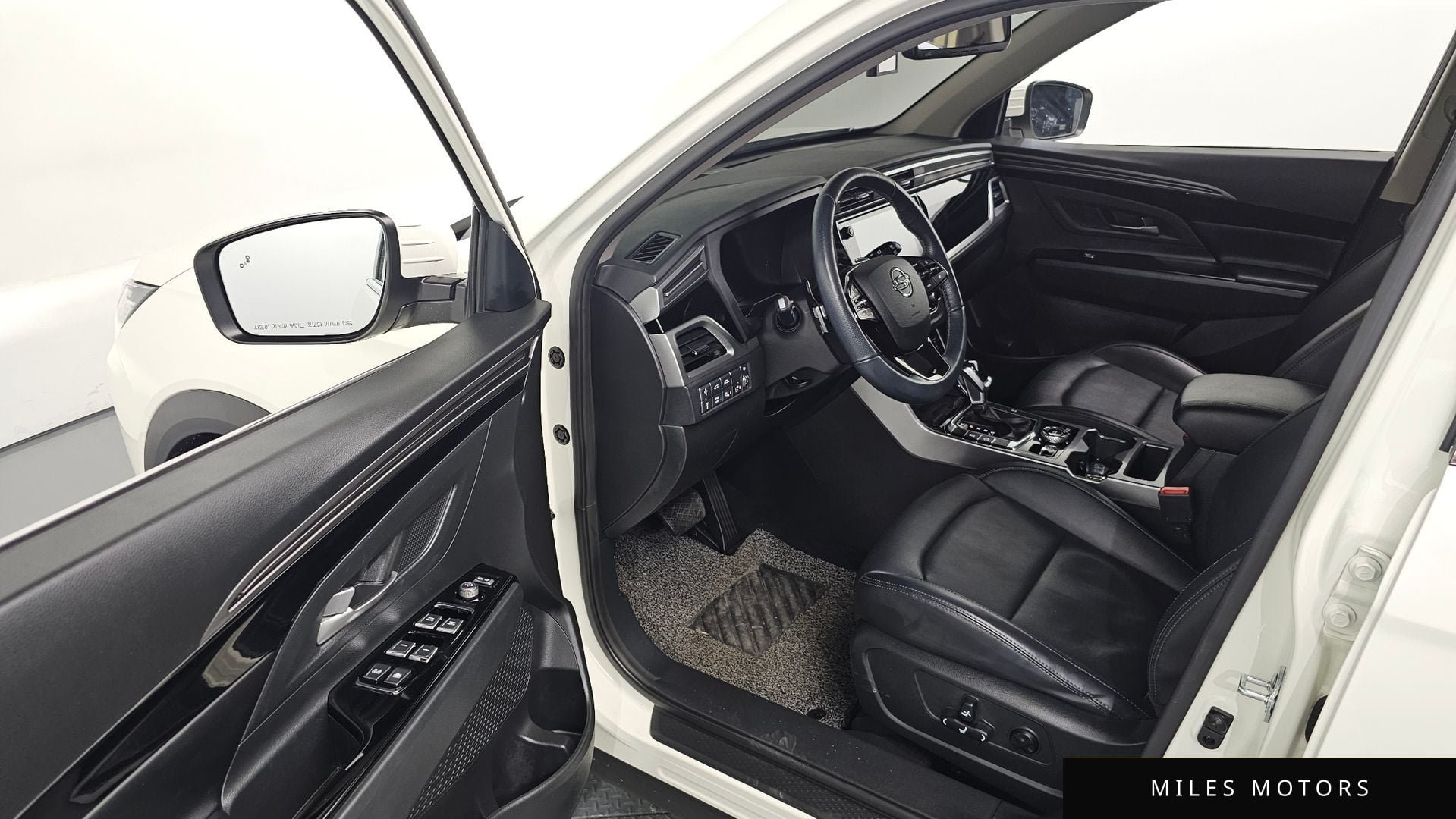 KG Mobility Beautiful Korando 2022 — миниатюра 10