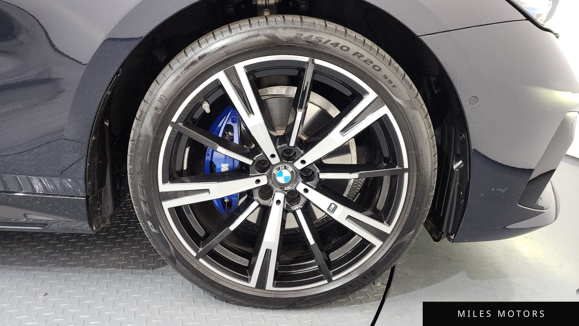 BMW 5 Series (G60) 2025 — миниатюра 5