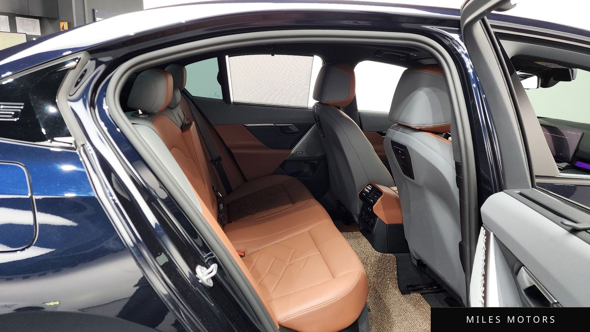 BMW 5 Series (G60) 2025 — миниатюра 12