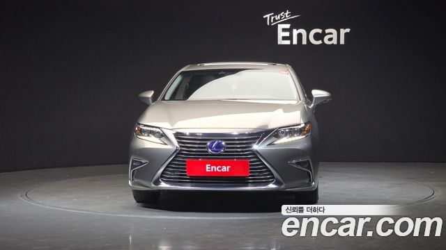 Лексус ES300h 2016 — миниатюра 3