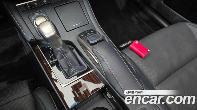Лексус ES300h 2016 — миниатюра 9