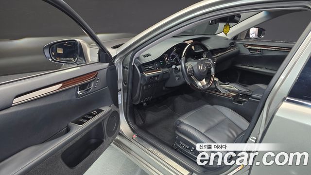 Лексус ES300h 2016 — миниатюра 10