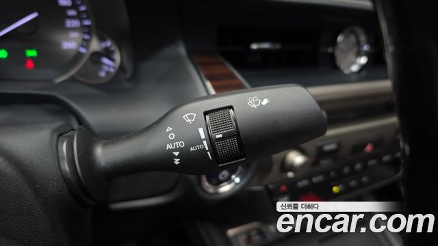 Лексус ES300h 2016 — миниатюра 16