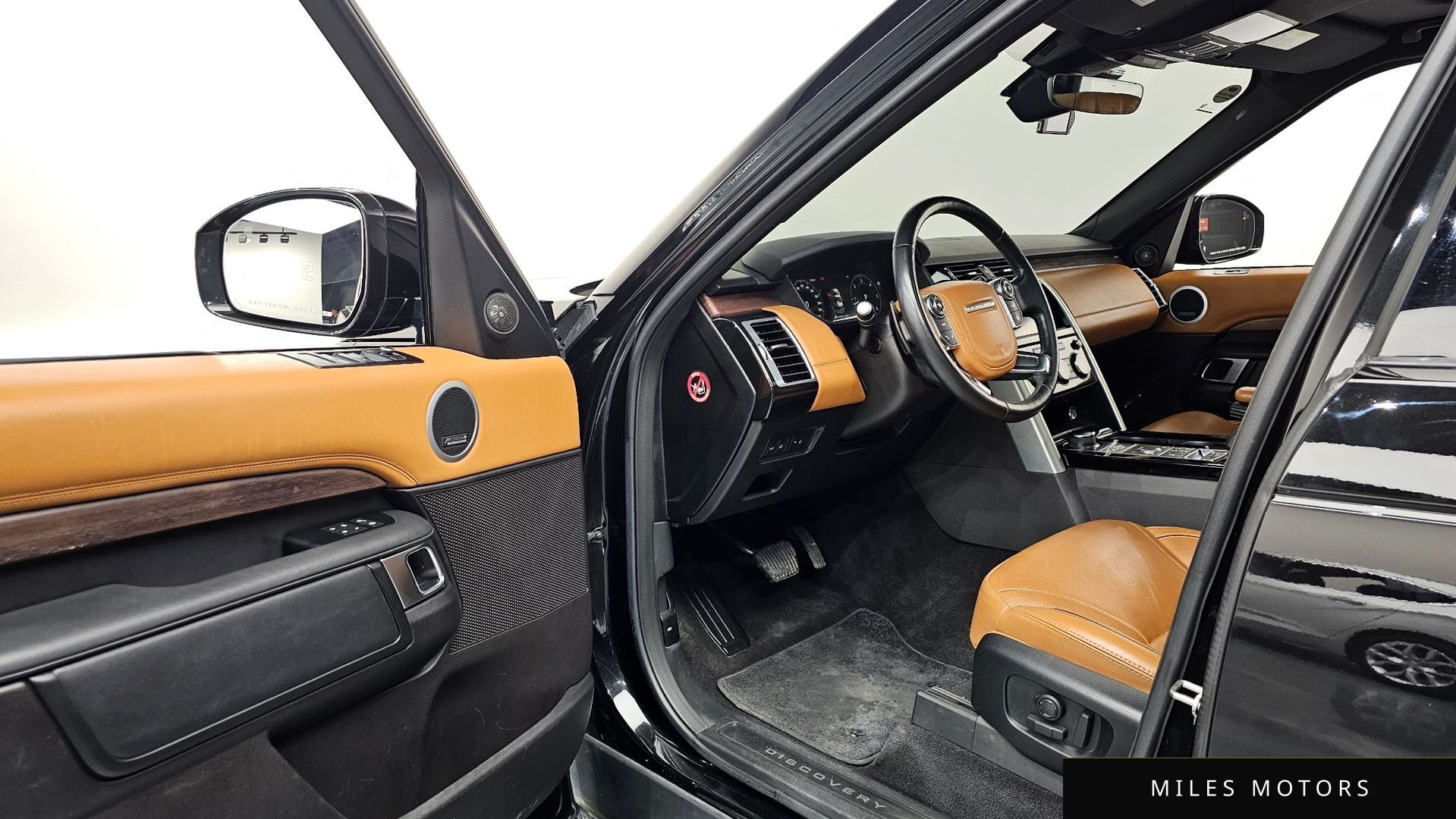 Land Rover Discovery 2018 — миниатюра 10