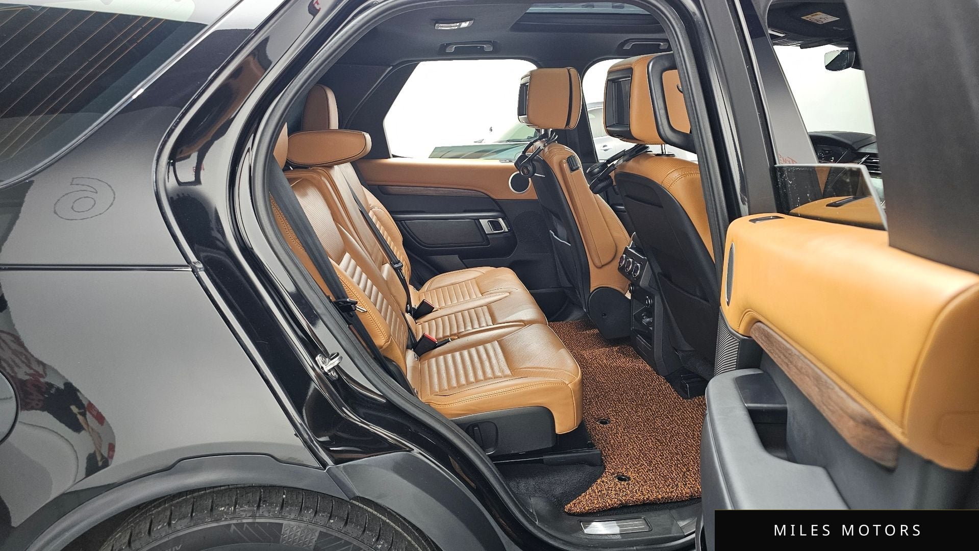 Land Rover Discovery 2018 — миниатюра 12