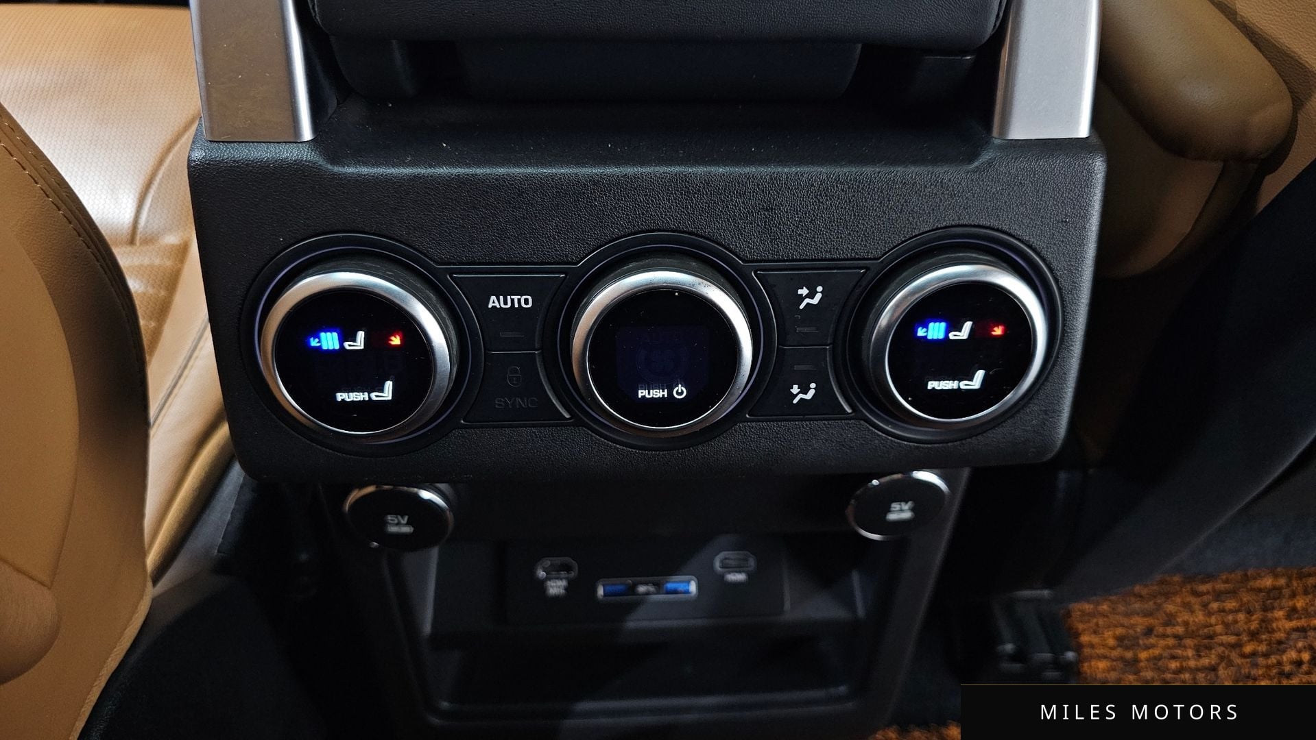 Land Rover Discovery 2018 — миниатюра 18