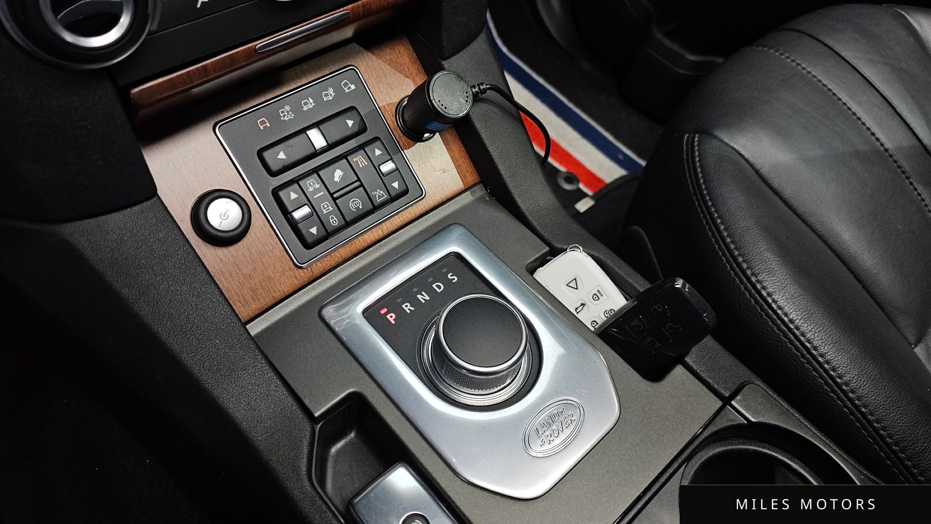 Land Rover Discovery 2016 — миниатюра 9