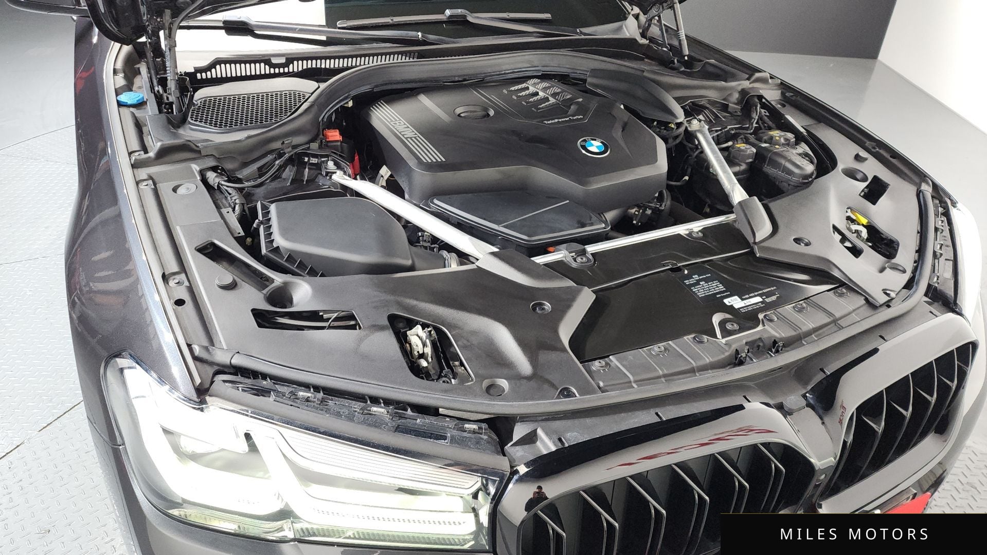 BMW 5 Series (G30) 2021 — миниатюра 6