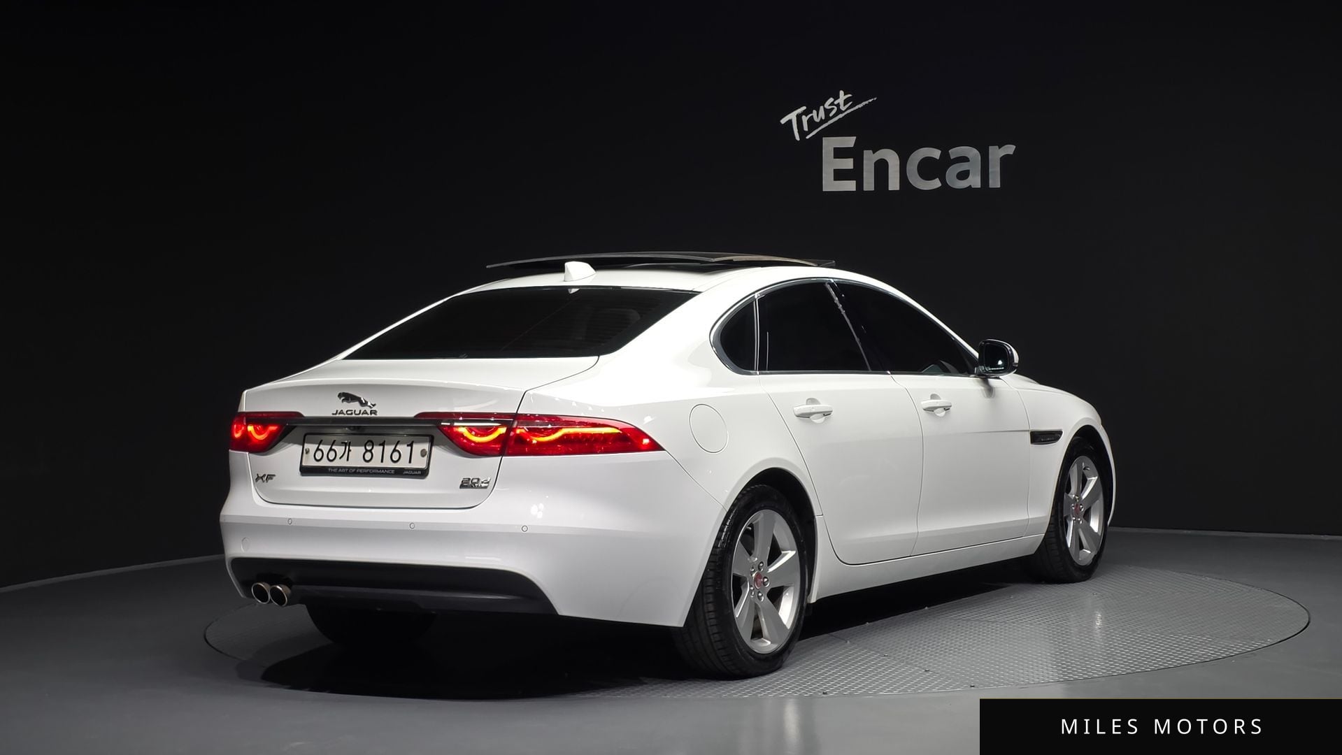 Jaguar XF (X260) 2018 — миниатюра 2