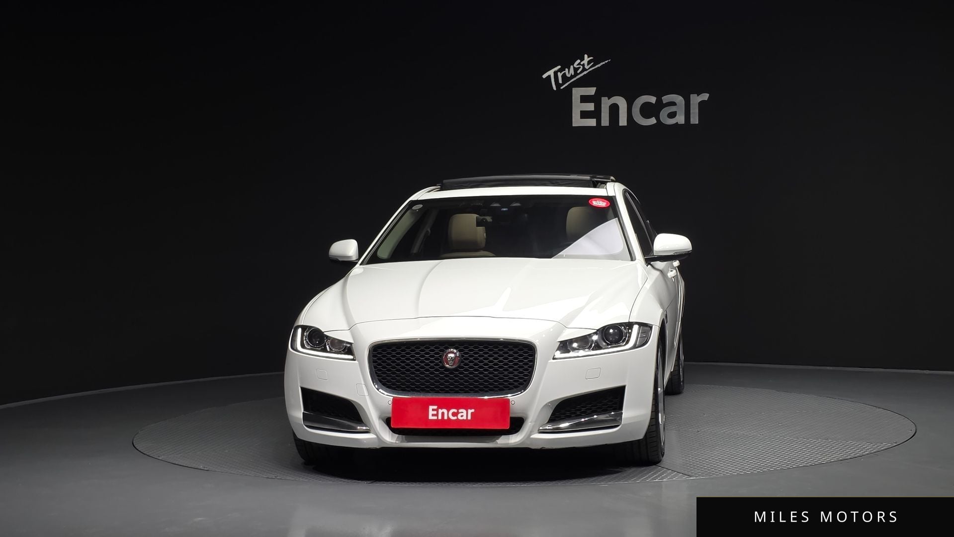 Jaguar XF (X260) 2018 — миниатюра 3