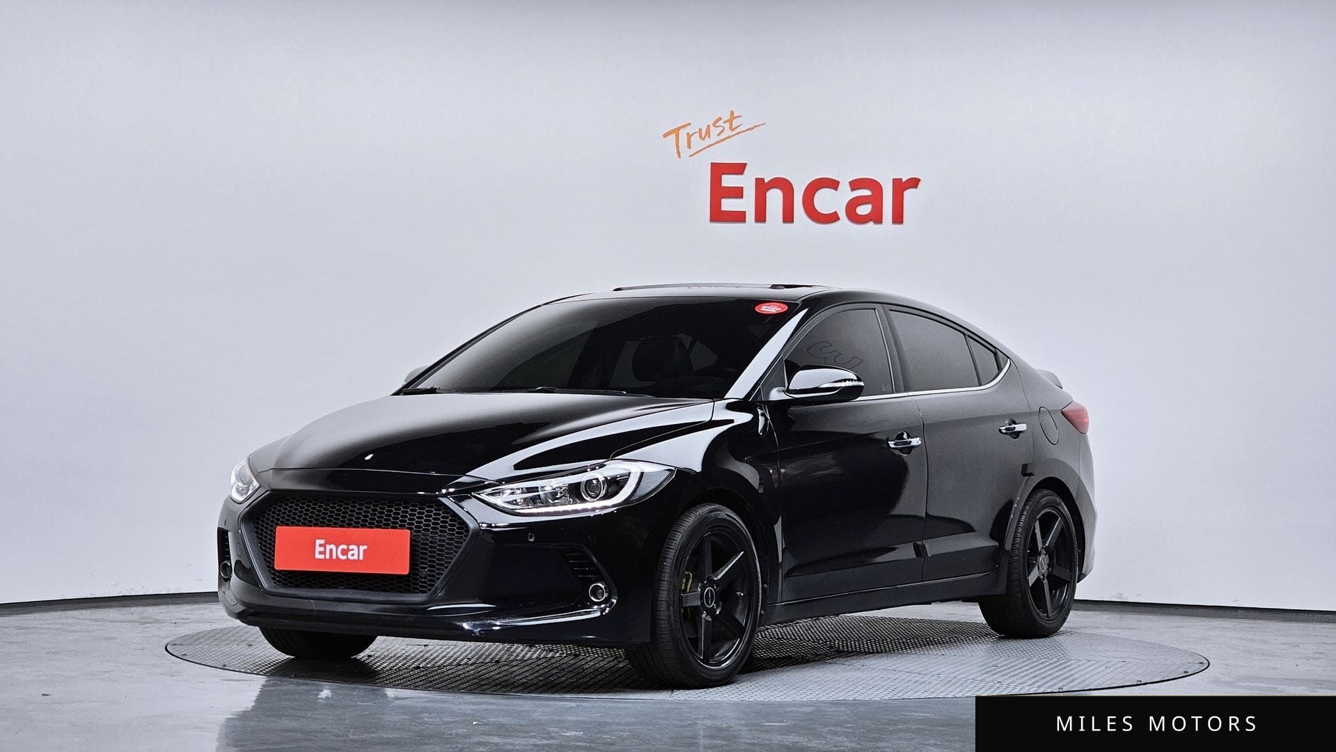 Hyundai AVANTE 2017 — фото 1 из 12