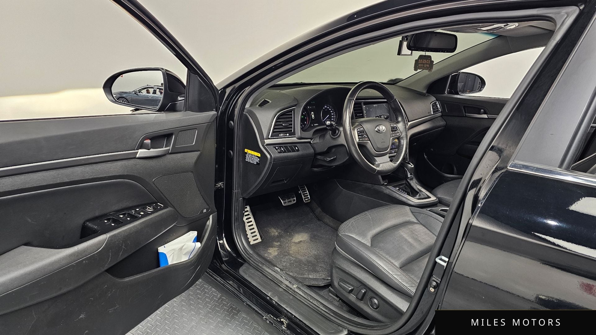 Hyundai AVANTE 2017 — миниатюра 10