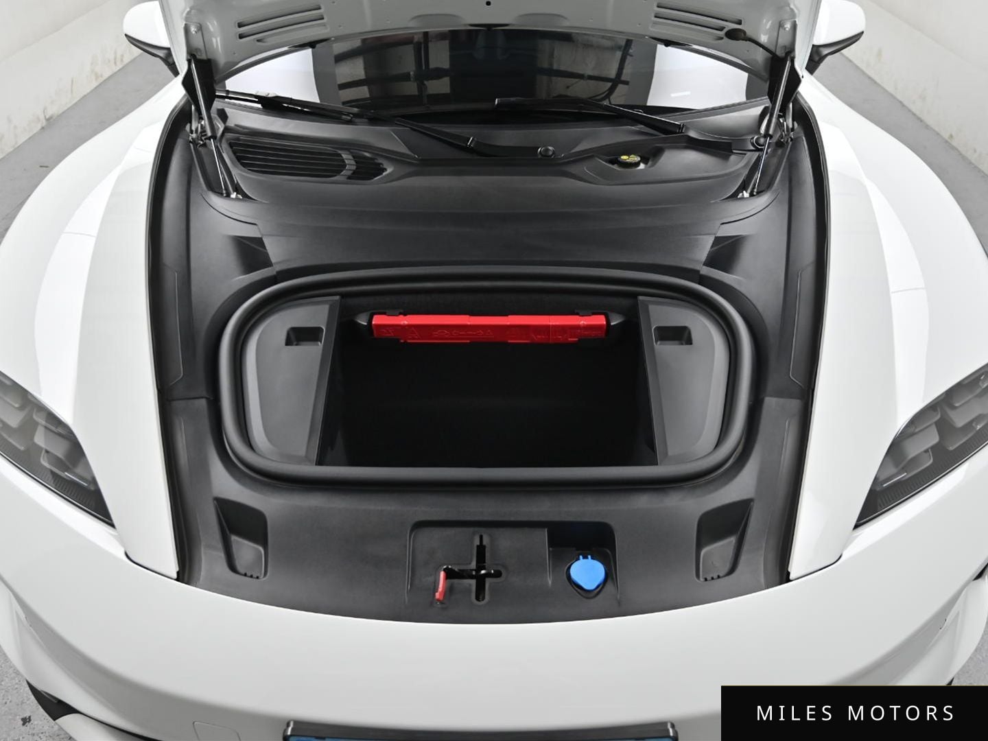 Porsche Taycan 2025 — миниатюра 6