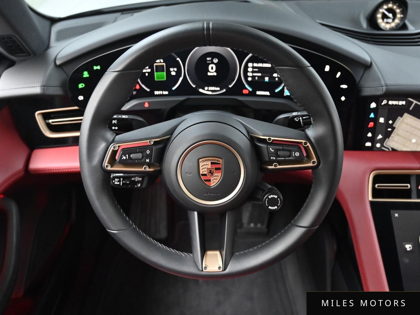 Porsche Taycan 2025 — миниатюра 12