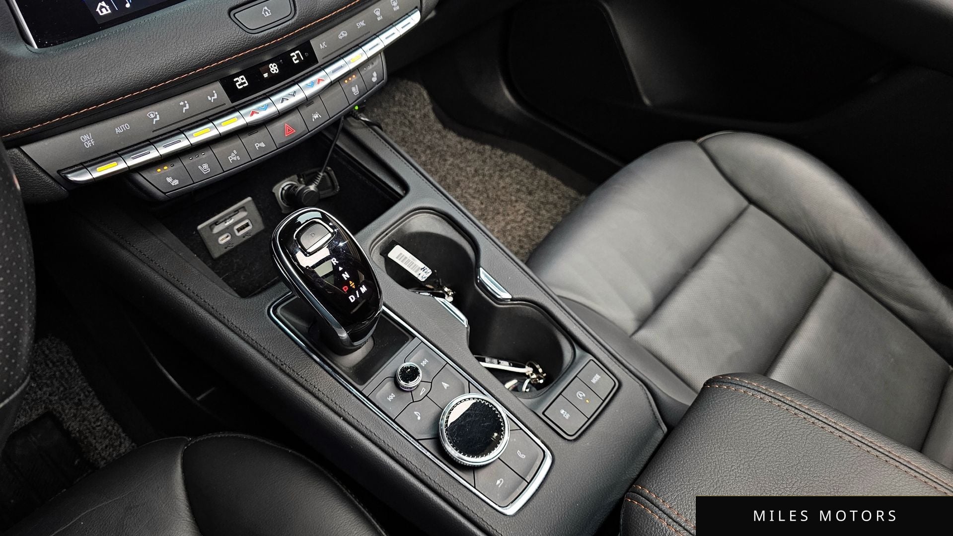 Cadillac XT4 2023 — миниатюра 9