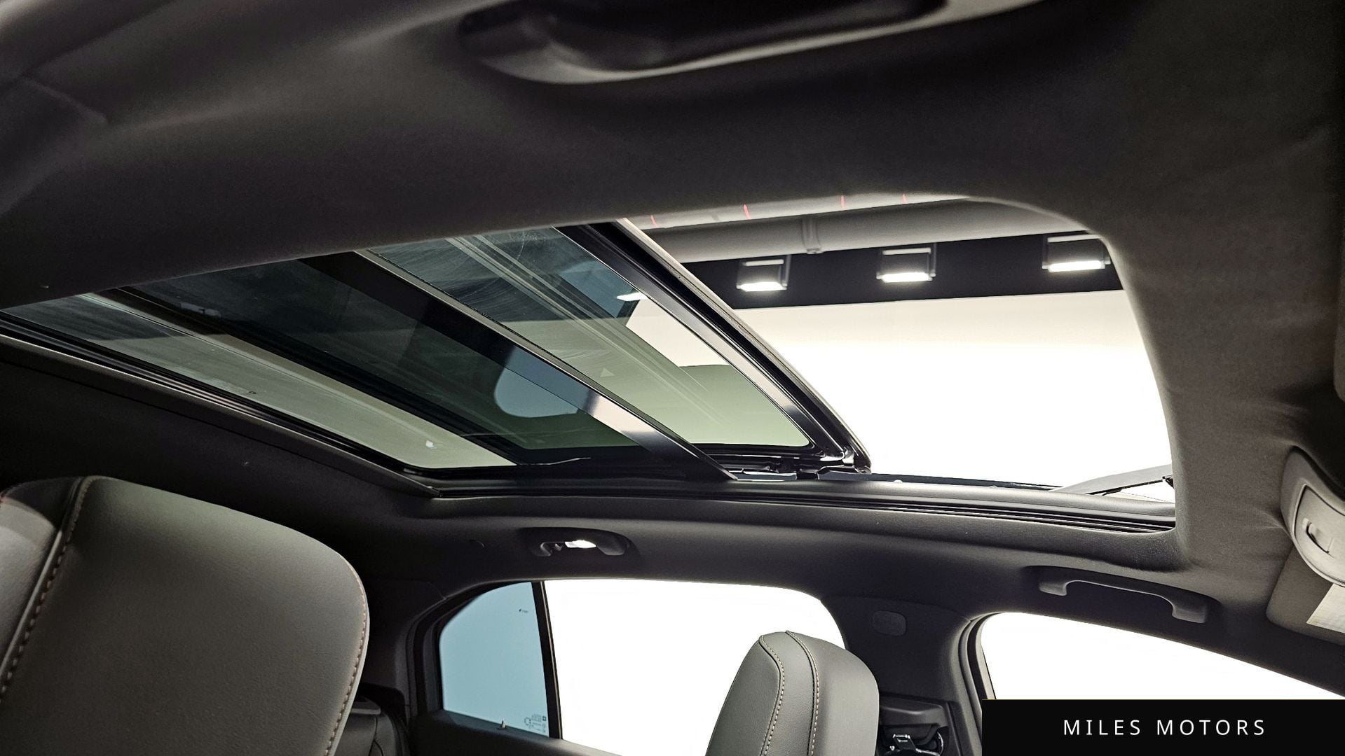 Cadillac XT4 2023 — миниатюра 18
