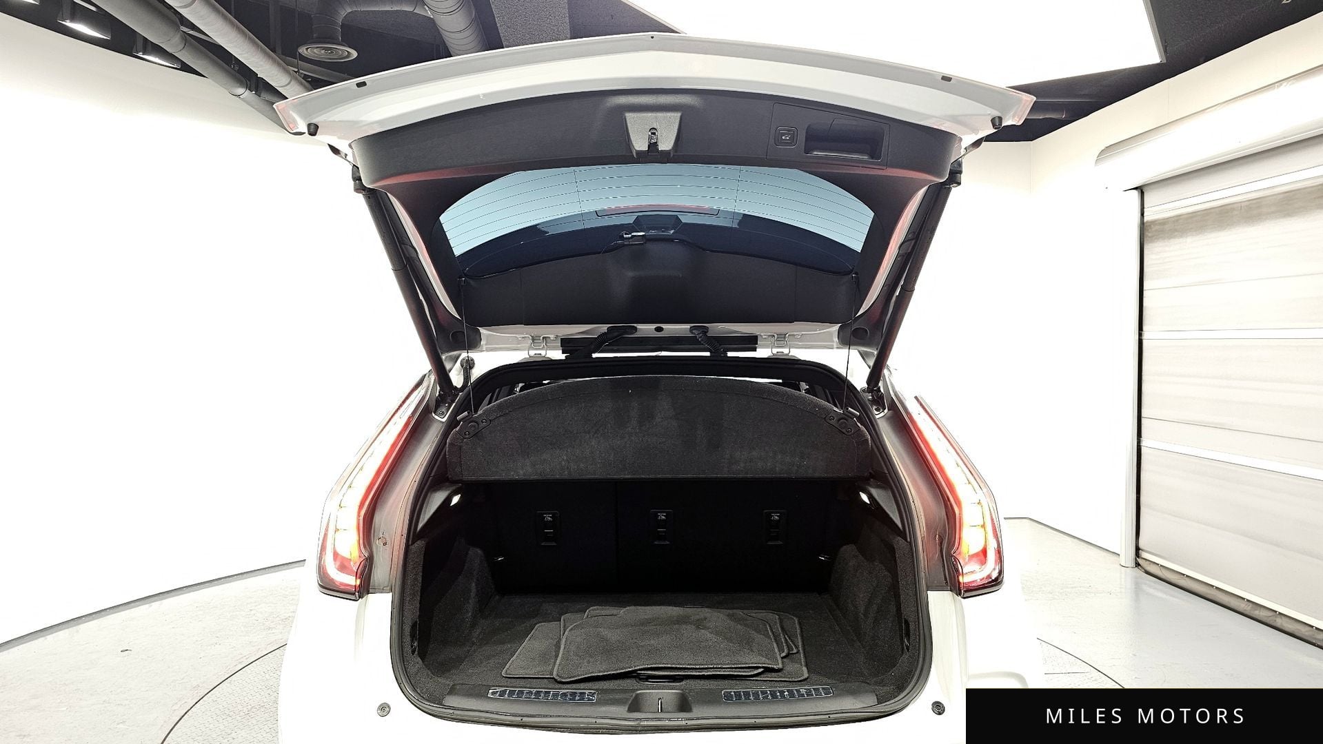 Cadillac XT4 2023 — миниатюра 20