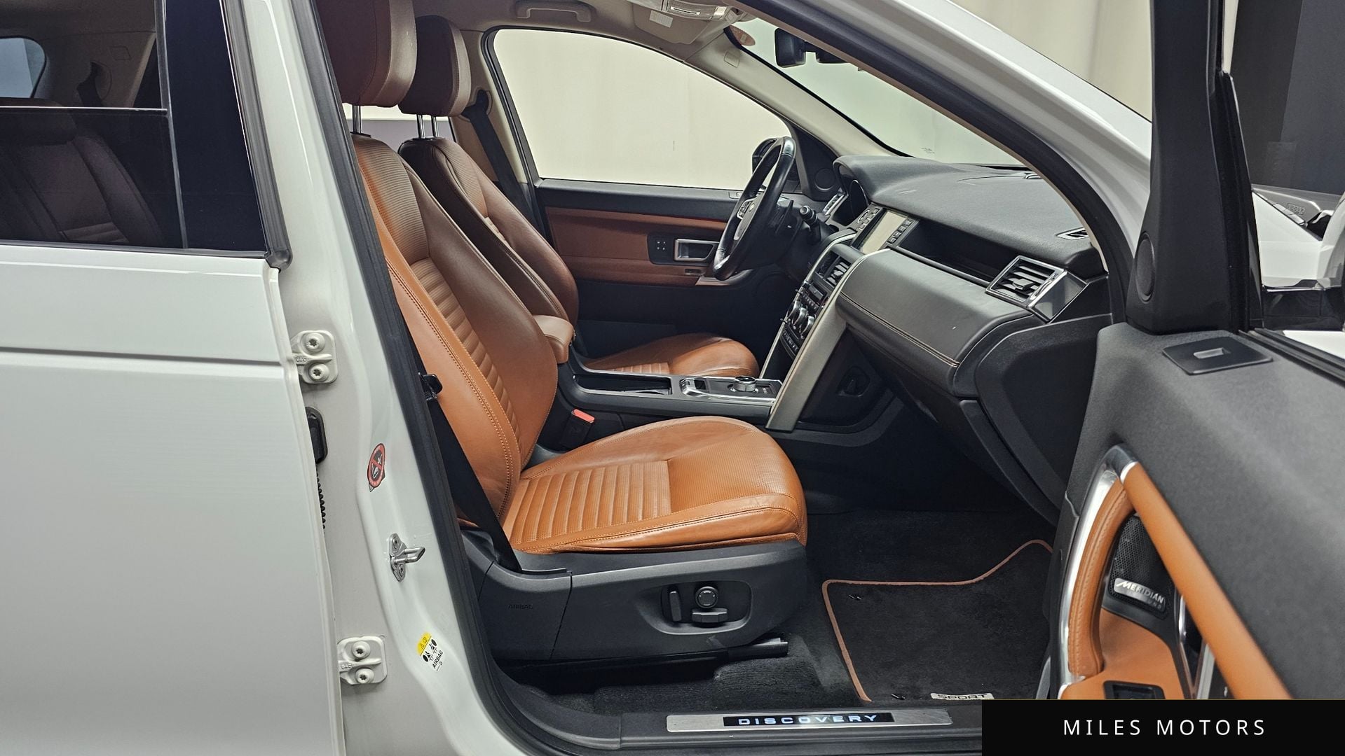 Land Rover Discovery Sport 2016 — миниатюра 11