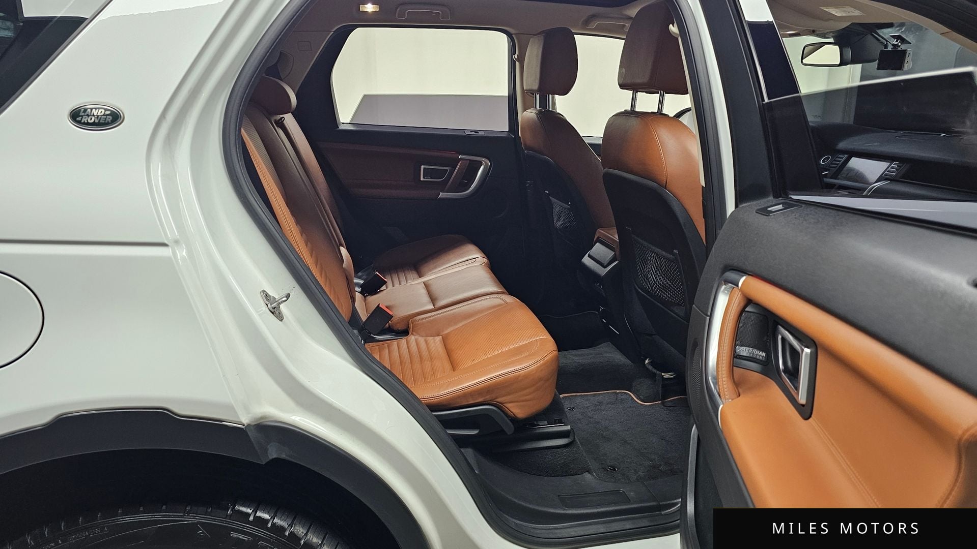 Land Rover Discovery Sport 2016 — миниатюра 12