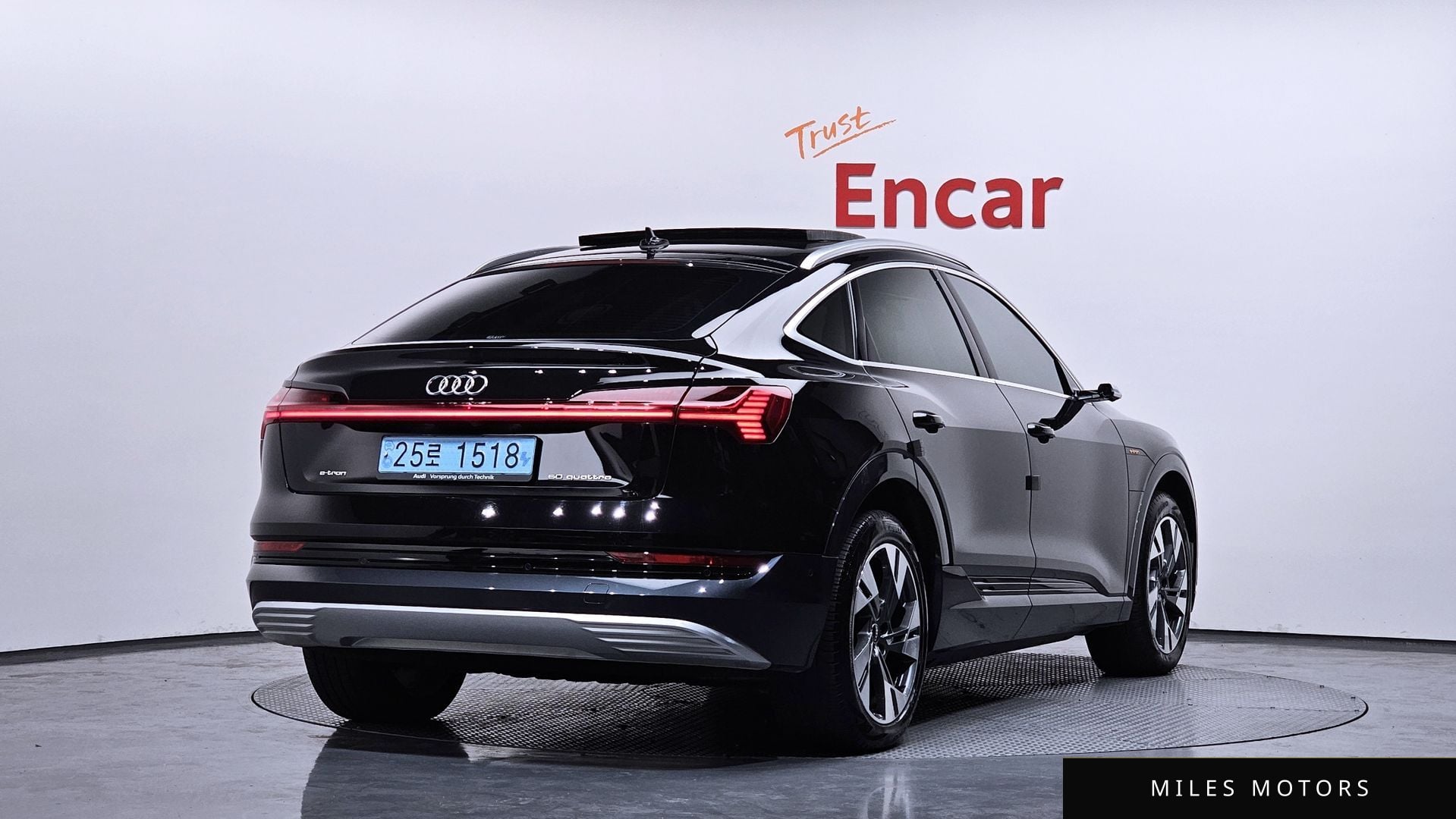 Audi e-tron 2021 — миниатюра 2