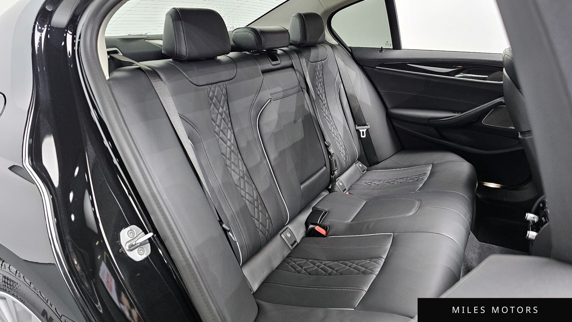BMW 5시리즈 (G30) 2021 — миниатюра 12