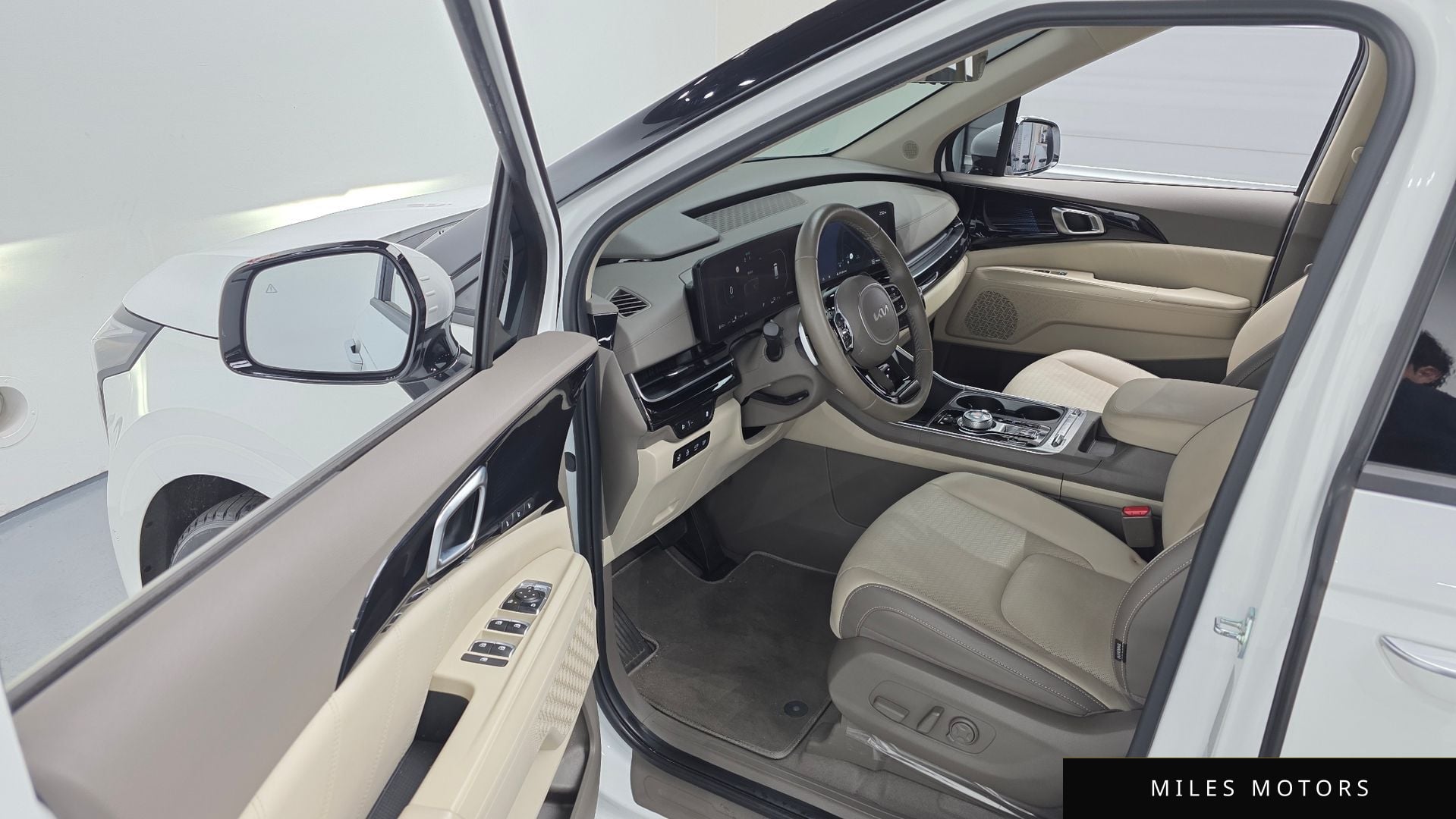 Kia Canival 2025 — миниатюра 11