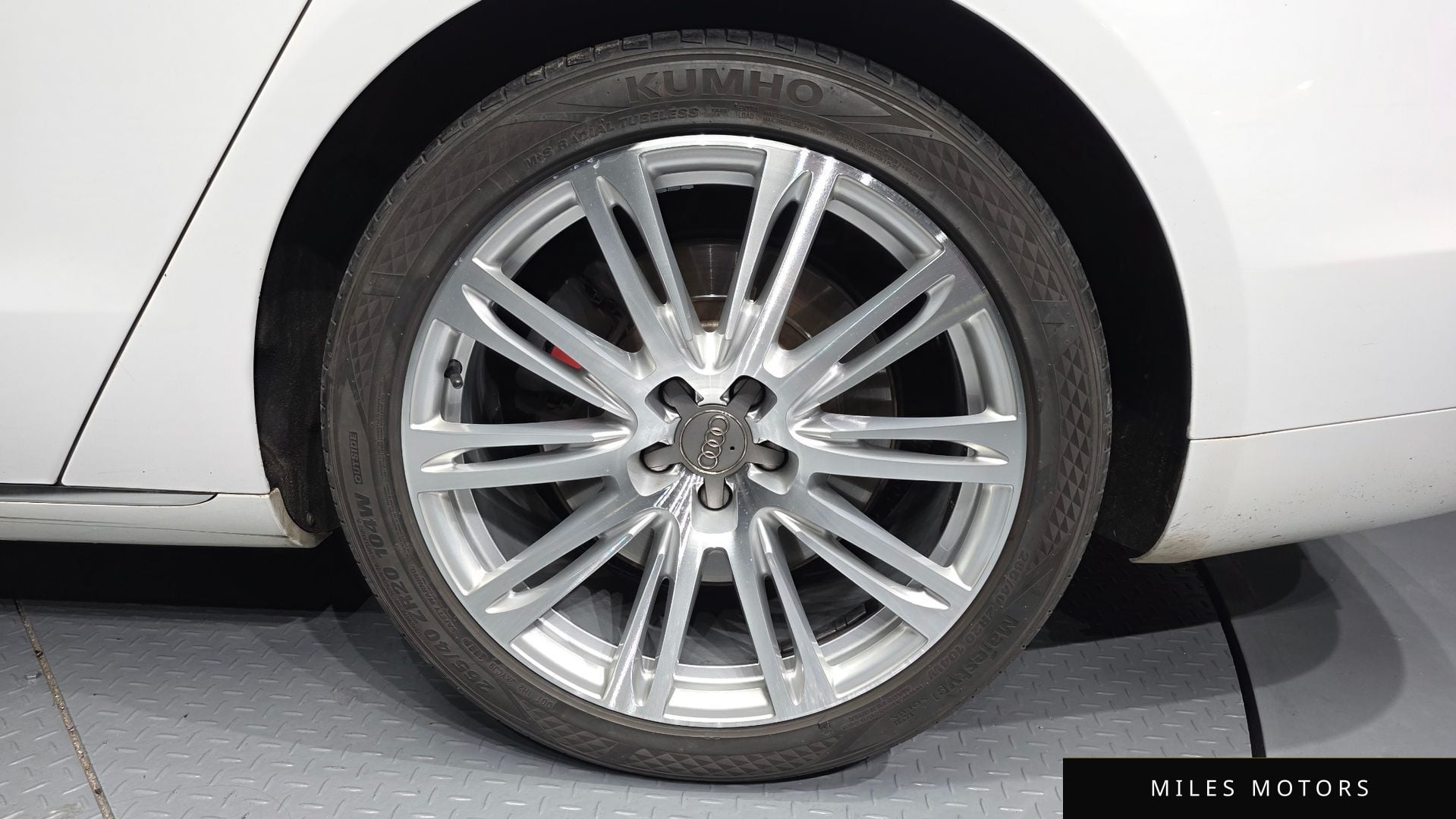 Audi A8 2012 — миниатюра 5