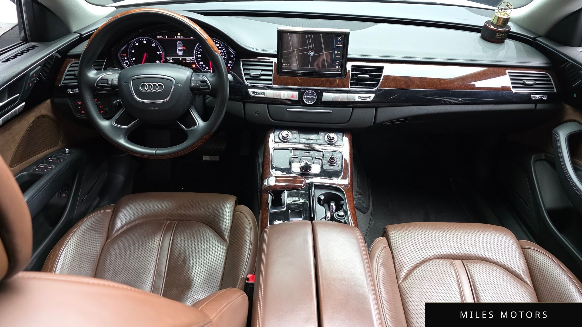 Audi A8 2012 — миниатюра 7