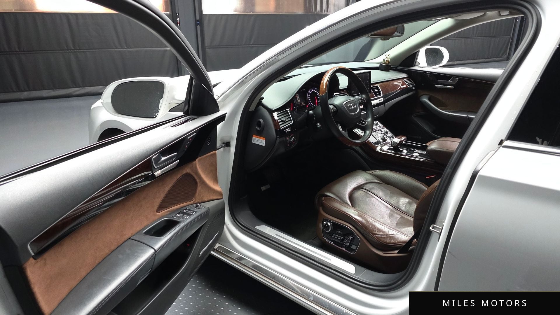 Audi A8 2012 — миниатюра 10