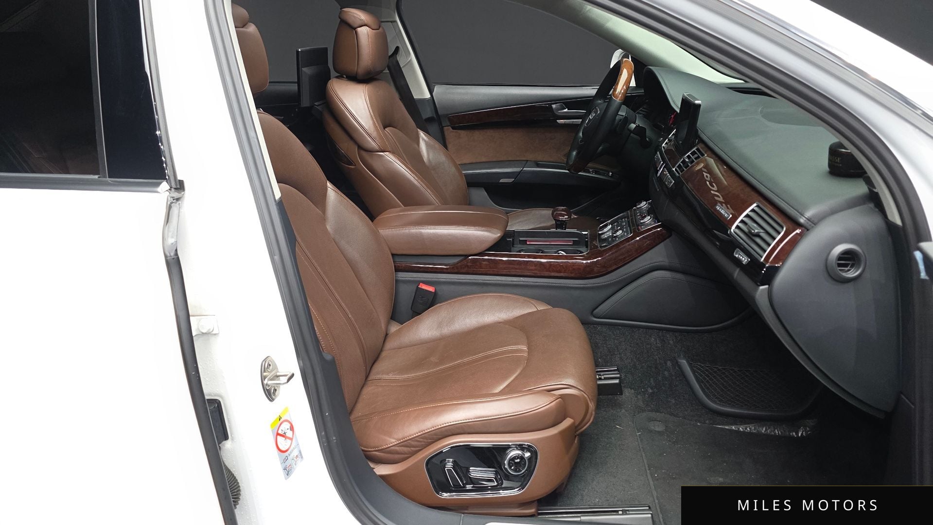 Audi A8 2012 — миниатюра 11