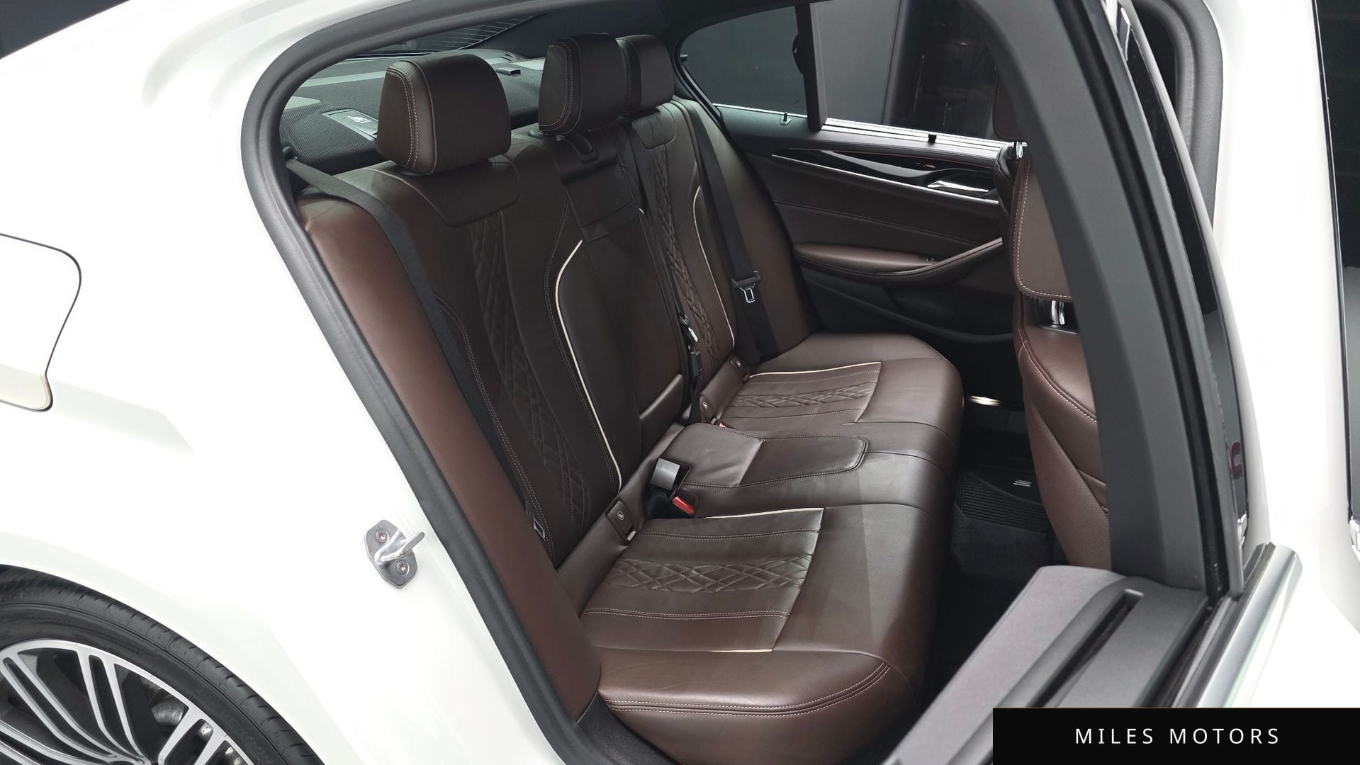 BMW 5 Series (G30) 2019 — миниатюра 12